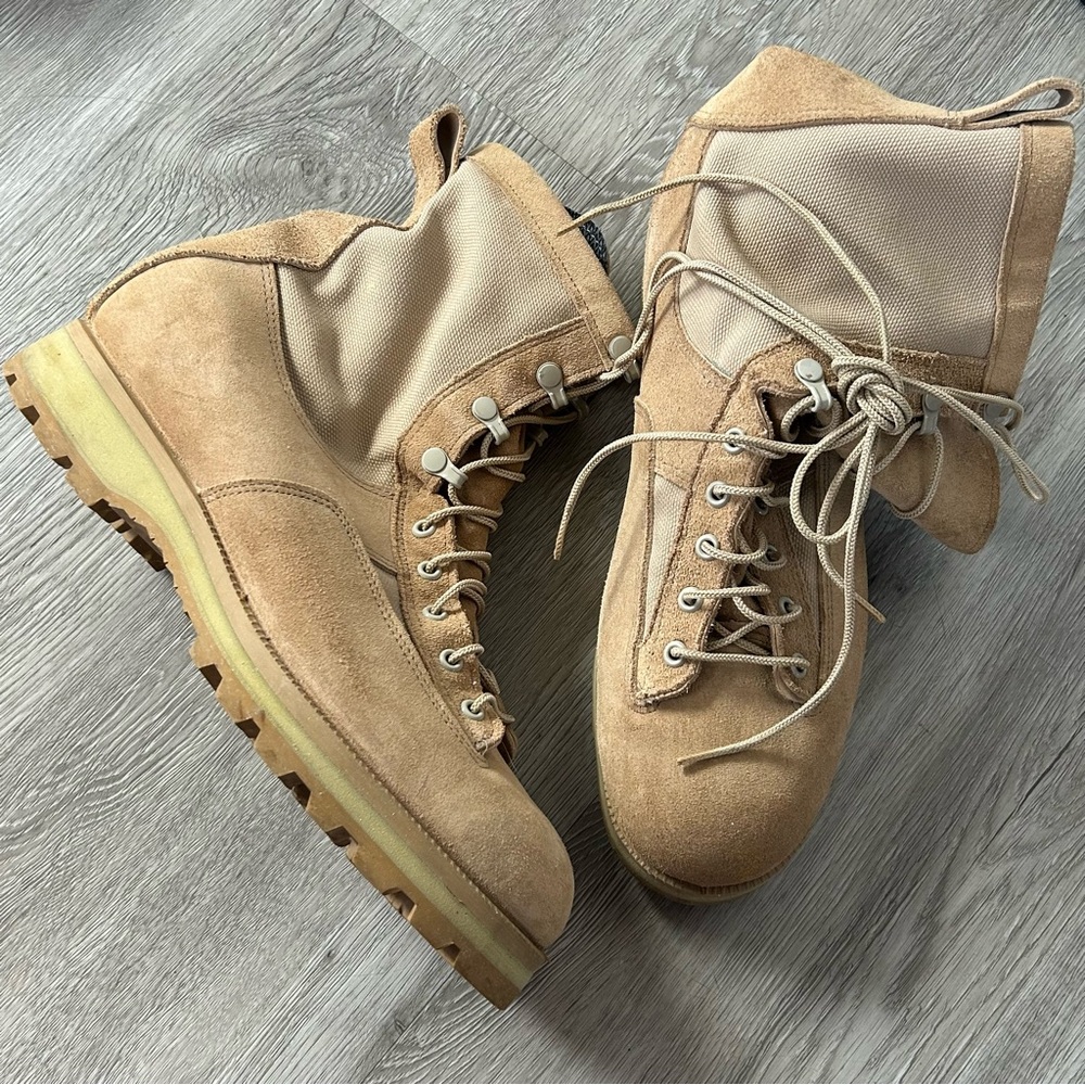 Men's Tan Suede Lace-Up Tactical Boots